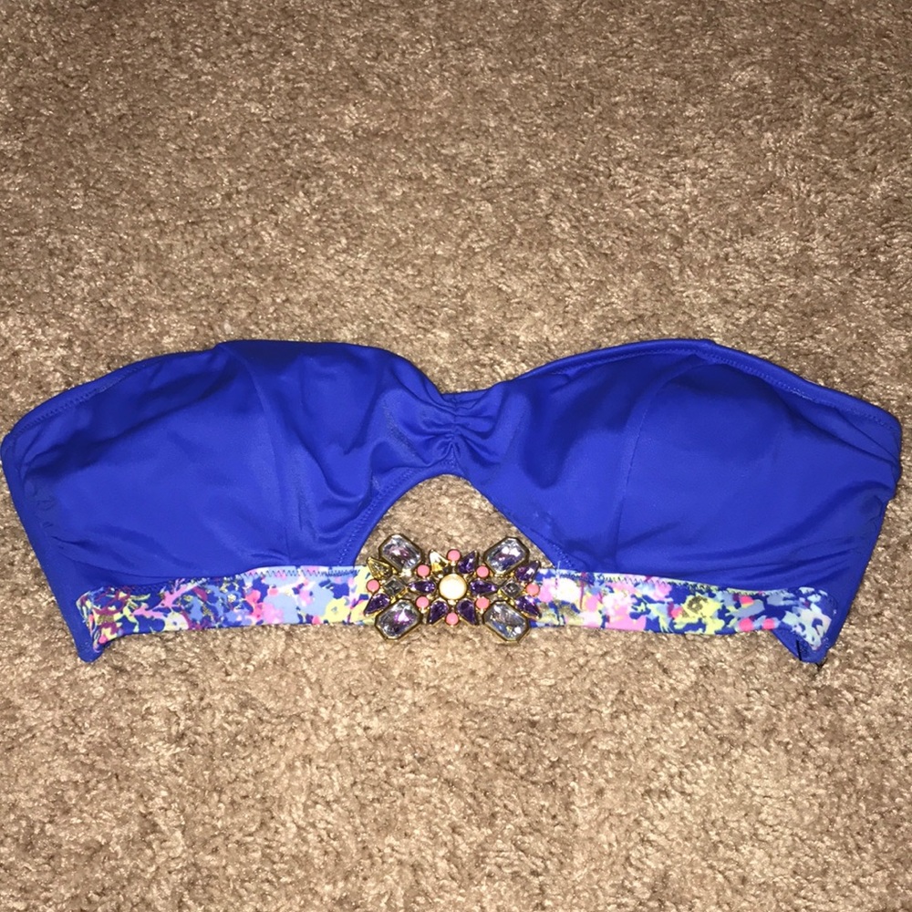 Strapless bikini top